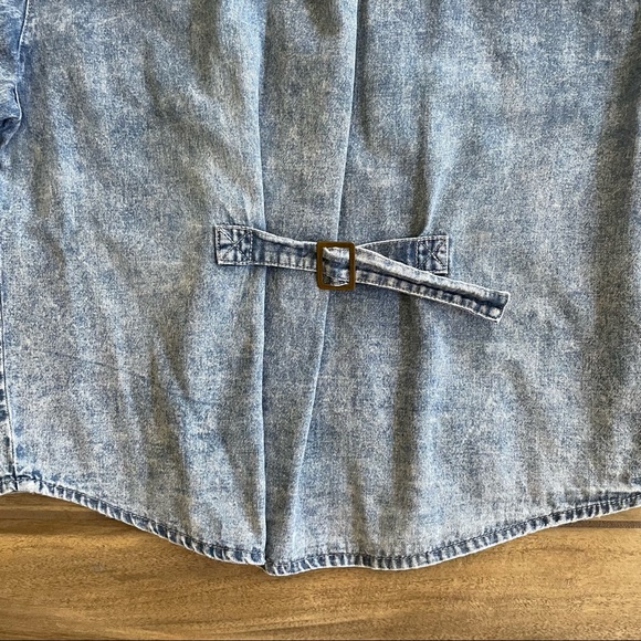 BILLY Light Denim Button Up Sz SMALL - Picture 7 of 8